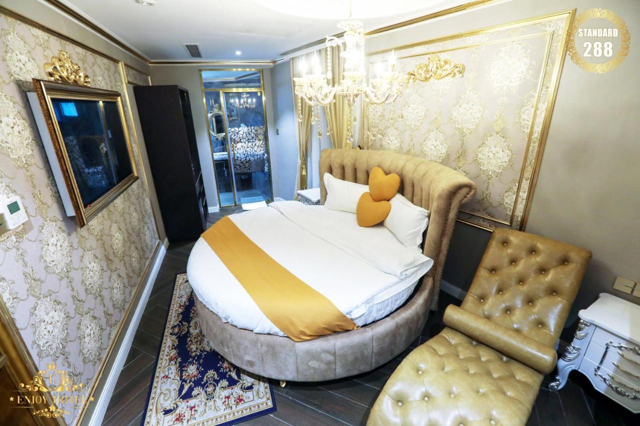 Enjoy Hotel 5A Ho Chi Minh City Exterior photo